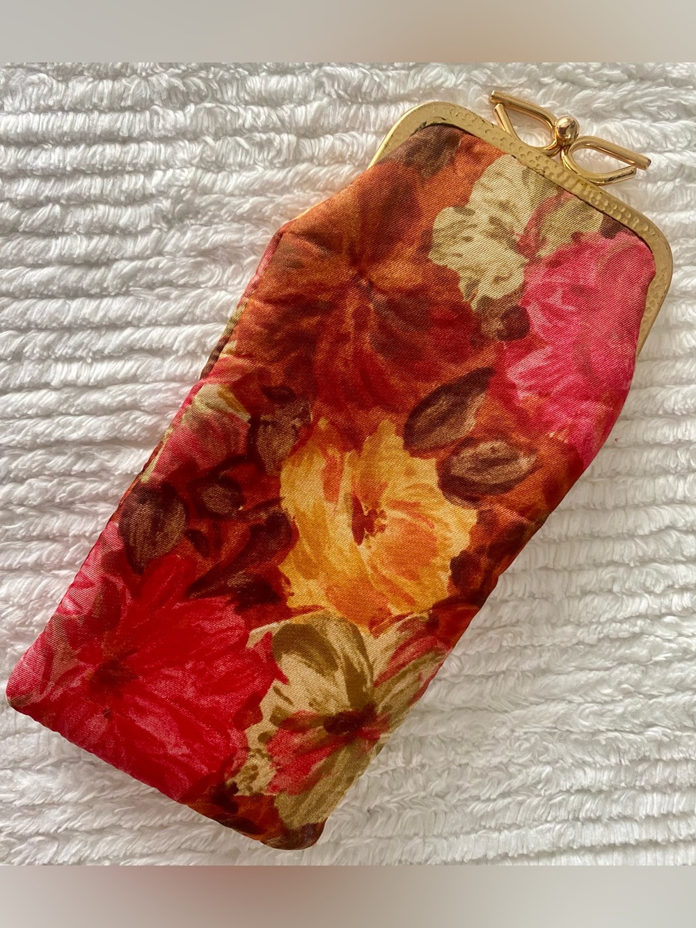 Mod Vintage 60s Bold Floral Kisslock Gold Frame Glasses Case